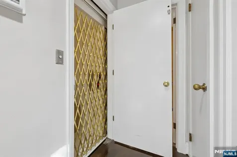 122 Sunrise Drive Hawthorne NJ 07506