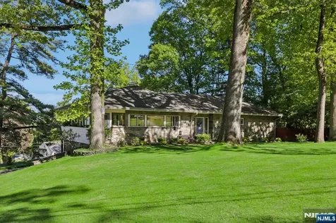 122 Sunrise Drive Hawthorne NJ 07506