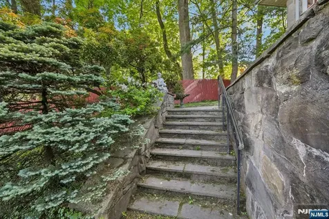 122 Sunrise Drive Hawthorne NJ 07506