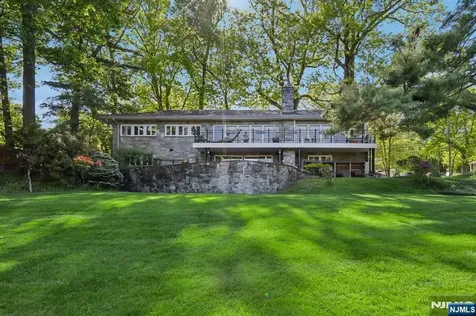 122 Sunrise Drive Hawthorne NJ 07506