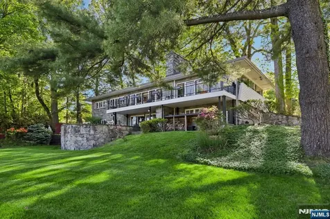 122 Sunrise Drive Hawthorne NJ 07506