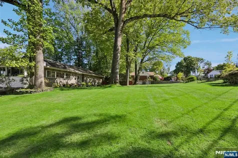 122 Sunrise Drive Hawthorne NJ 07506