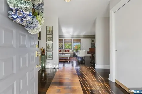 122 Sunrise Drive Hawthorne NJ 07506