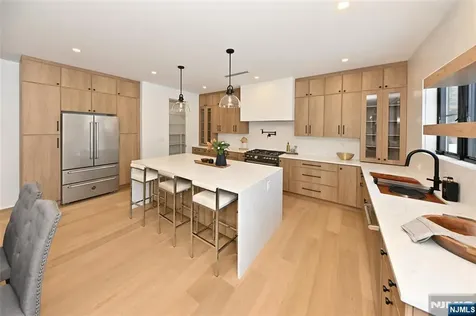 212 Monroe Avenue River Edge NJ 07661