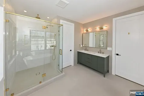 212 Monroe Avenue River Edge NJ 07661