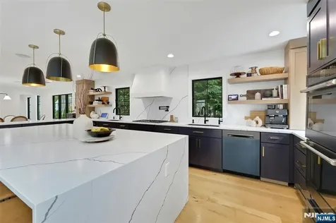 58 Spring Avenue Bergenfield NJ 07621