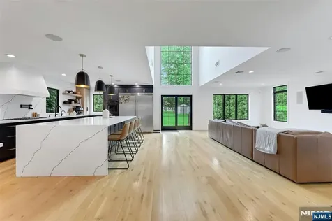 58 Spring Avenue Bergenfield NJ 07621