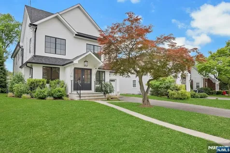 58 Spring Avenue Bergenfield NJ 07621