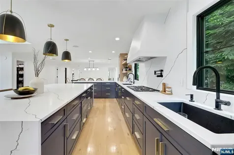 58 Spring Avenue Bergenfield NJ 07621