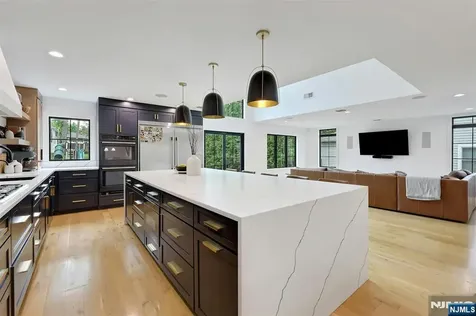 58 Spring Avenue Bergenfield NJ 07621