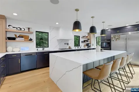58 Spring Avenue Bergenfield NJ 07621