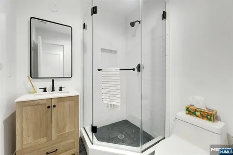 58 Spring Avenue Bergenfield NJ 07621