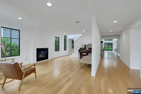 58 Spring Avenue Bergenfield NJ 07621