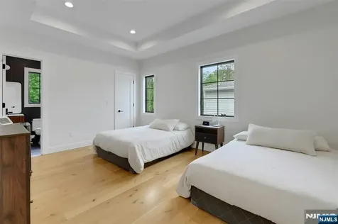 58 Spring Avenue Bergenfield NJ 07621