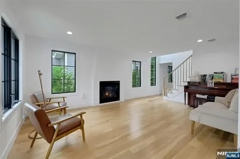 58 Spring Avenue Bergenfield NJ 07621
