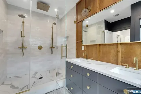 58 Spring Avenue Bergenfield NJ 07621