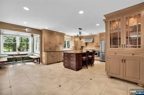 70 Forest Hills Cedar Grove NJ 07009