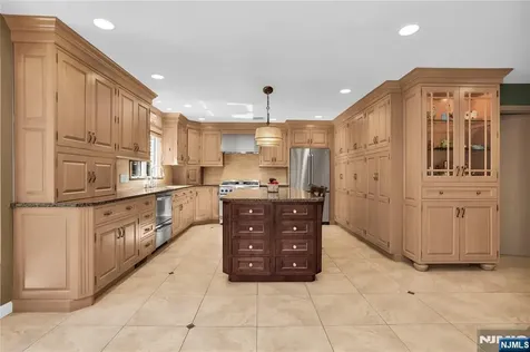 70 Forest Hills Cedar Grove NJ 07009