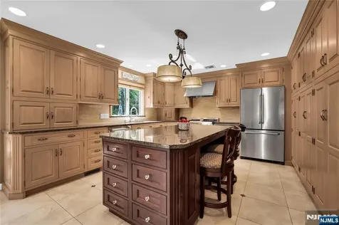 70 Forest Hills Cedar Grove NJ 07009