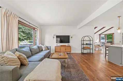 28 Mountain Avenue Bloomfield NJ 07003