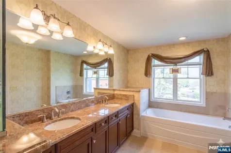 4102 Piermont Road Tenafly NJ 07670