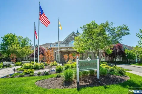 3 Pebble Road Woodland Park NJ 07424