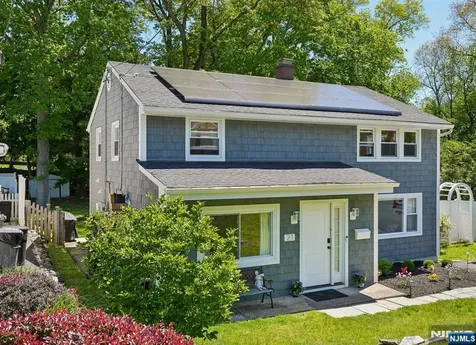 21 Howard Place Waldwick NJ 07463