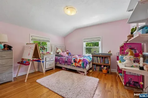 21 Howard Place Waldwick NJ 07463