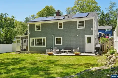 21 Howard Place Waldwick NJ 07463