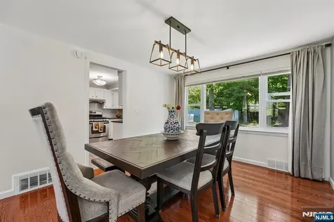 21 Howard Place Waldwick NJ 07463