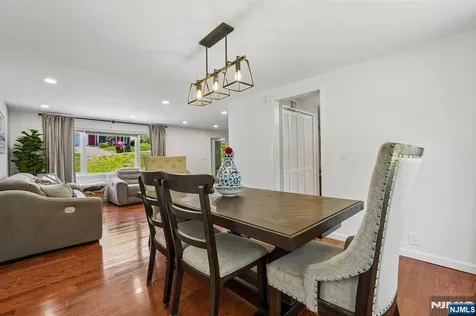 21 Howard Place Waldwick NJ 07463