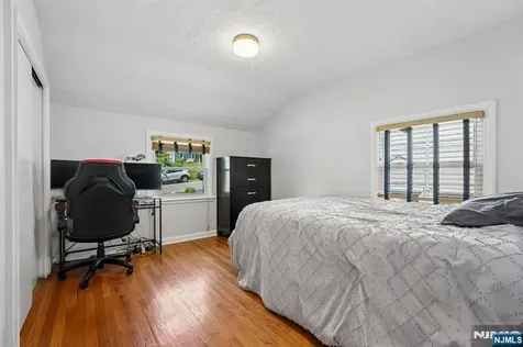 21 Howard Place Waldwick NJ 07463