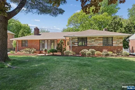 12 Beverly Road Englewood Cliffs NJ 07632