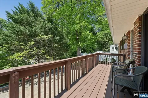 12 Beverly Road Englewood Cliffs NJ 07632