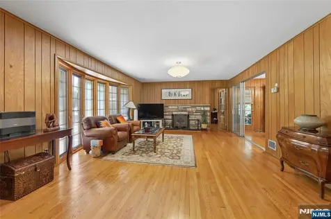 12 Beverly Road Englewood Cliffs NJ 07632