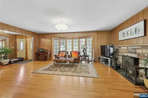 12 Beverly Road Englewood Cliffs NJ 07632