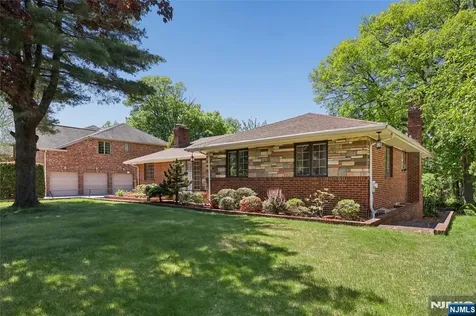 12 Beverly Road Englewood Cliffs NJ 07632