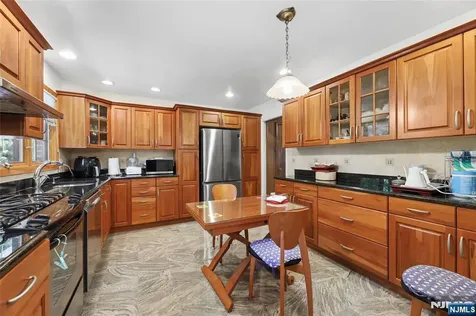 12 Beverly Road Englewood Cliffs NJ 07632