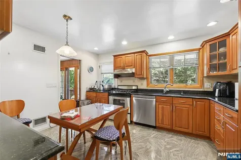 12 Beverly Road Englewood Cliffs NJ 07632