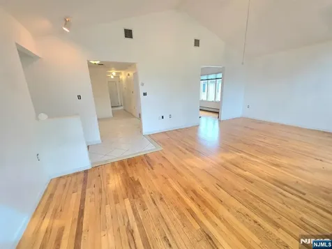 560 Studio Road Ridgefield NJ 07657