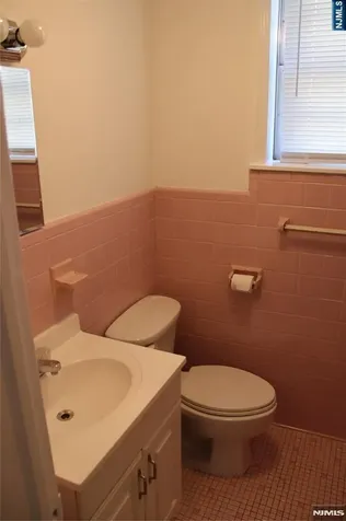 208 Bergen Boulevard Fairview NJ 07022