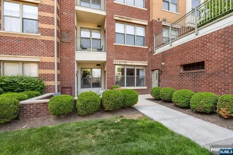 24 Ave At Port Imperial West New York NJ 07093