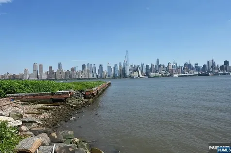 24 Ave At Port Imperial West New York NJ 07093