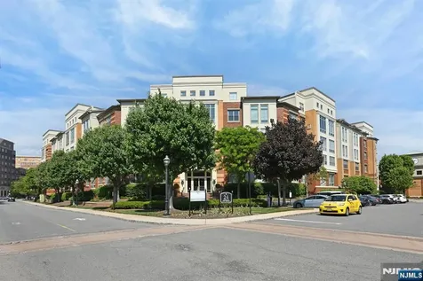 24 Ave At Port Imperial West New York NJ 07093