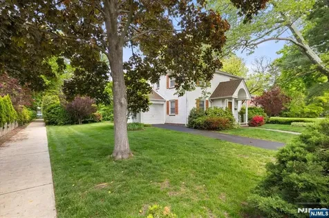 302 Howard Avenue Fair Lawn NJ 07410