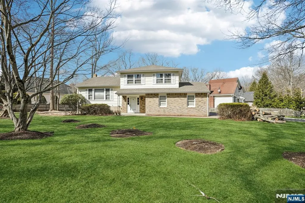 2 Eisenhower Road Closter NJ 07624