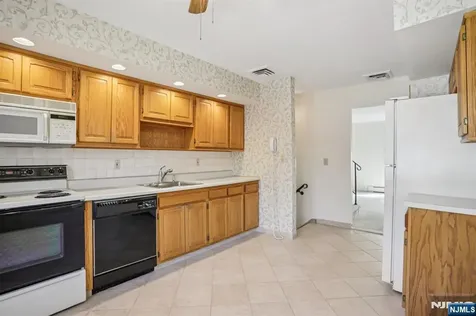 2 Eisenhower Road Closter NJ 07624