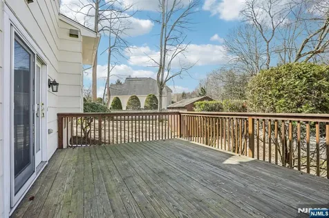 2 Eisenhower Road Closter NJ 07624