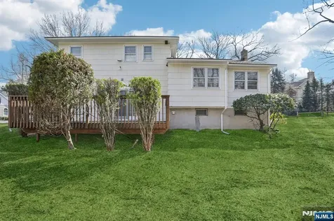 2 Eisenhower Road Closter NJ 07624