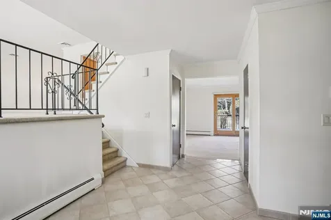2 Eisenhower Road Closter NJ 07624